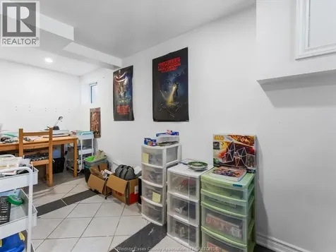 1025 Campbell Avenue Windsor ON N9B 2J4