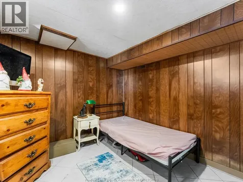 1025 Campbell Avenue Windsor ON N9B 2J4