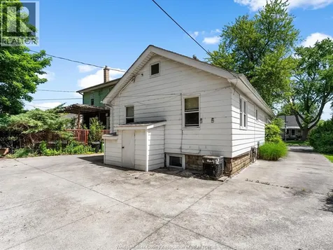 1025 Campbell Avenue Windsor ON N9B 2J4