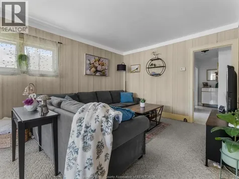 1025 Campbell Avenue Windsor ON N9B 2J4