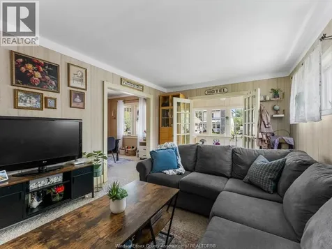 1025 Campbell Avenue Windsor ON N9B 2J4