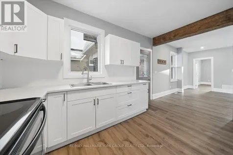 16 Albert Street North Orillia ON L3V 5K1