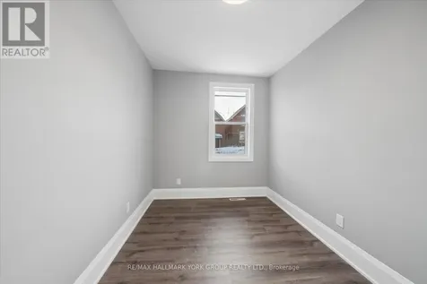 16 Albert Street North Orillia ON L3V 5K1