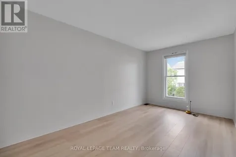 282 Dalehurst Drive Ottawa ON K2G 4J5