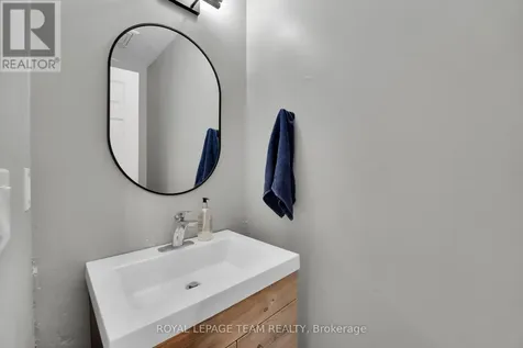282 Dalehurst Drive Ottawa ON K2G 4J5