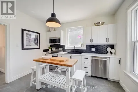 42 Fifth Avenue St. Thomas ON N5R 4C5
