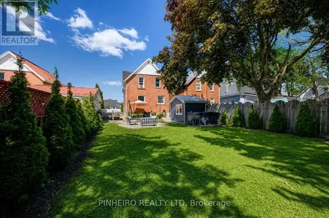 42 Fifth Avenue St. Thomas ON N5R 4C5