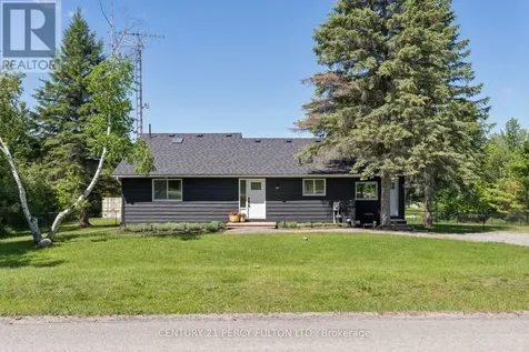 1935 Pratt's Marina Road Selwyn ON K0L 2H0