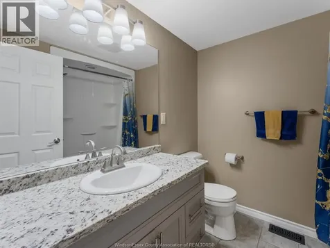 1814 Central Avenue Windsor ON N8W 4H7