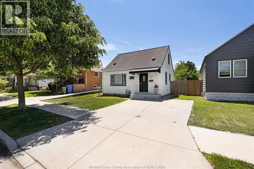 1071 Fairview Boulevard Windsor ON N8S 3E6