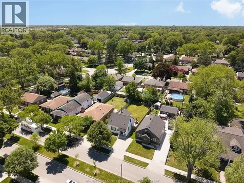1071 Fairview Boulevard Windsor ON N8S 3E6