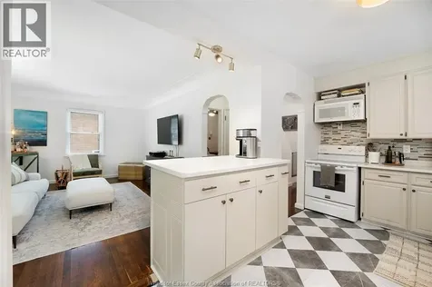 1071 Fairview Boulevard Windsor ON N8S 3E6