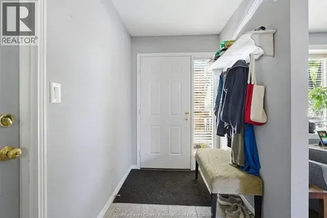 512 Elinor Windsor ON N8P 1E4