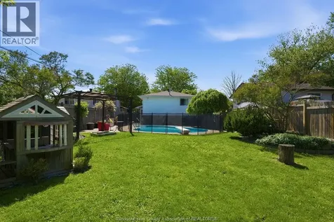 512 Elinor Windsor ON N8P 1E4
