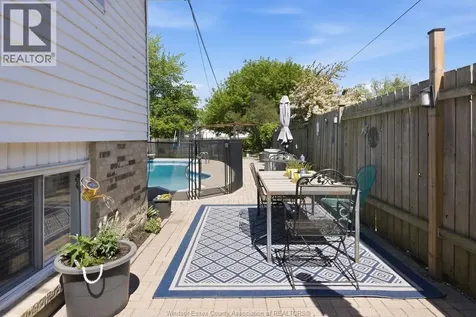 512 Elinor Windsor ON N8P 1E4