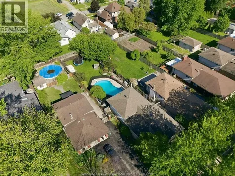 512 Elinor Windsor ON N8P 1E4