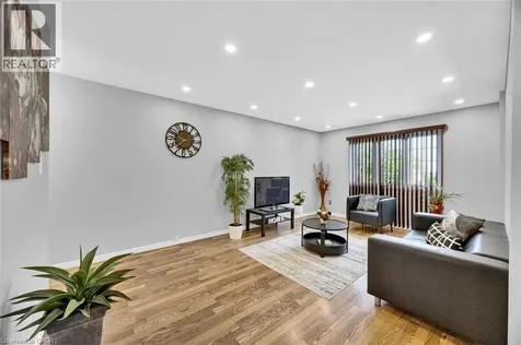 34 Phair Crescent London ON N5Z 5B5