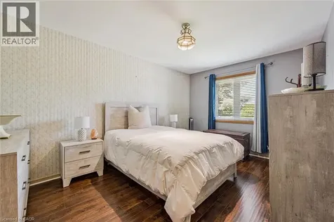 24 Devonglen Court Kitchener ON N2E 2A8