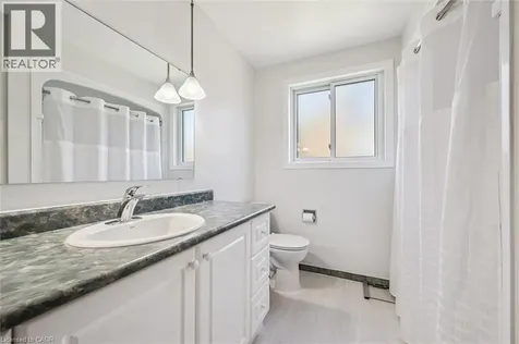 24 Devonglen Court Kitchener ON N2E 2A8