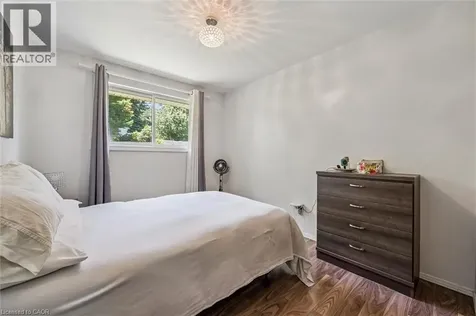 24 Devonglen Court Kitchener ON N2E 2A8