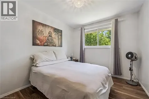 24 Devonglen Court Kitchener ON N2E 2A8