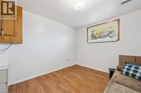 24 Devonglen Court Kitchener ON N2E 2A8