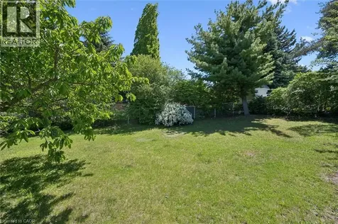24 Devonglen Court Kitchener ON N2E 2A8