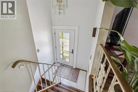 24 Devonglen Court Kitchener ON N2E 2A8