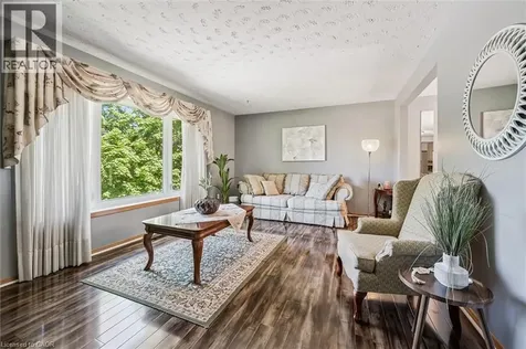24 Devonglen Court Kitchener ON N2E 2A8
