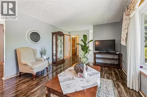 24 Devonglen Court Kitchener ON N2E 2A8