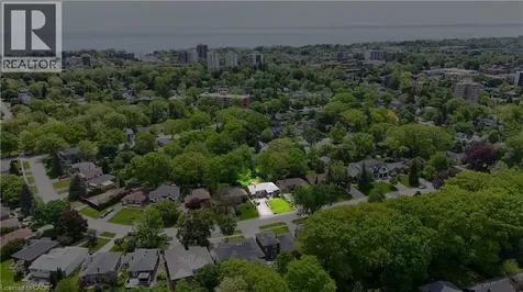 40 Kingswood Road Oakville ON L6K 2E3