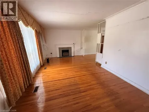 40 Kingswood Road Oakville ON L6K 2E3