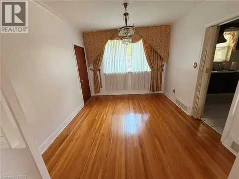 40 Kingswood Road Oakville ON L6K 2E3