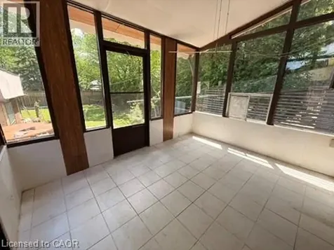 40 Kingswood Road Oakville ON L6K 2E3
