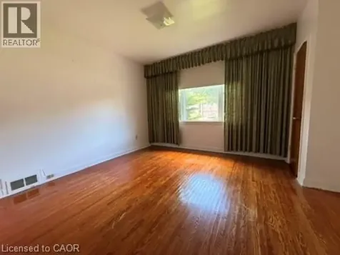 40 Kingswood Road Oakville ON L6K 2E3