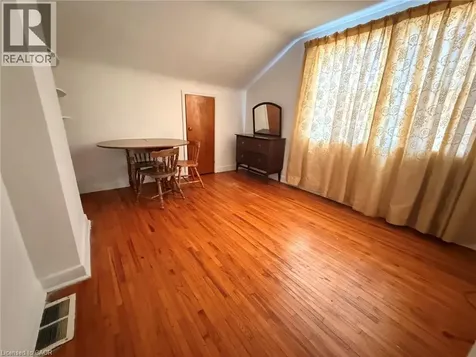 40 Kingswood Road Oakville ON L6K 2E3