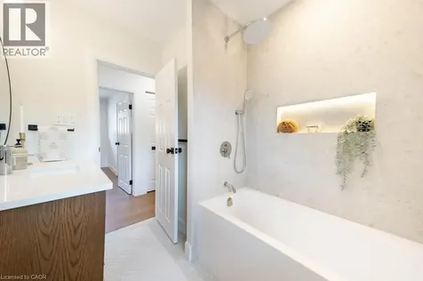 22 Charlotte Crescent Kitchener ON N2B 2K3