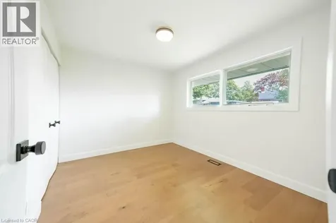 22 Charlotte Crescent Kitchener ON N2B 2K3