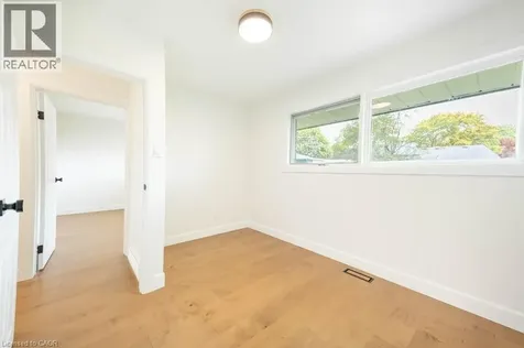 22 Charlotte Crescent Kitchener ON N2B 2K3