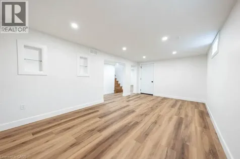22 Charlotte Crescent Kitchener ON N2B 2K3