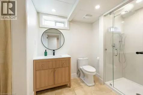 22 Charlotte Crescent Kitchener ON N2B 2K3