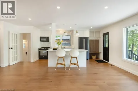 22 Charlotte Crescent Kitchener ON N2B 2K3