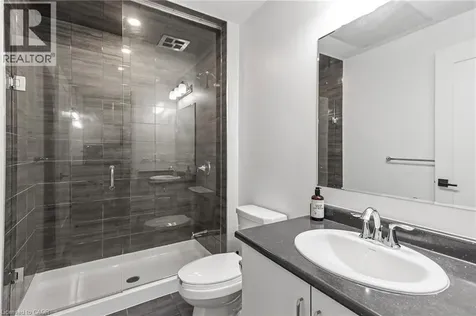 102 Grovewood Common Oakville ON L6H 0X2