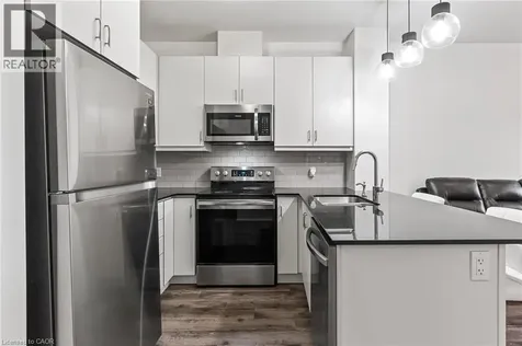 102 Grovewood Common Oakville ON L6H 0X2