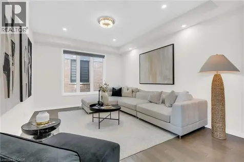28 Magdalena Street Stoney Creek ON L8J 0M3