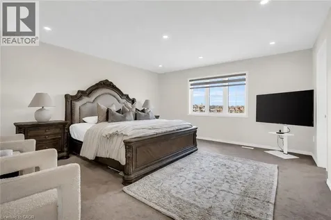 28 Magdalena Street Stoney Creek ON L8J 0M3