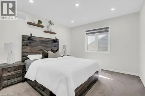 28 Magdalena Street Stoney Creek ON L8J 0M3
