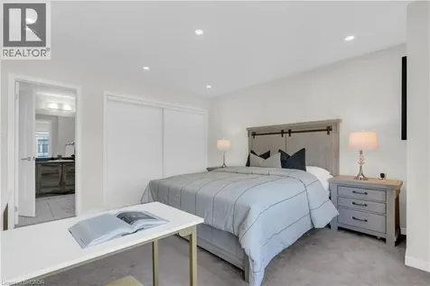 28 Magdalena Street Stoney Creek ON L8J 0M3