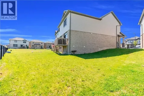 28 Magdalena Street Stoney Creek ON L8J 0M3