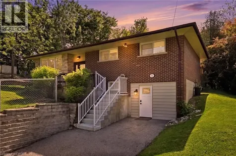 52 Grand Avenue Caledonia ON N3W 2J5